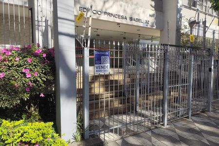 Apartamento à venda com 134m², 4 quartos e 2 vagas Apartamento à venda com 134m², 4 quartos e 2 vagasPlaquinha