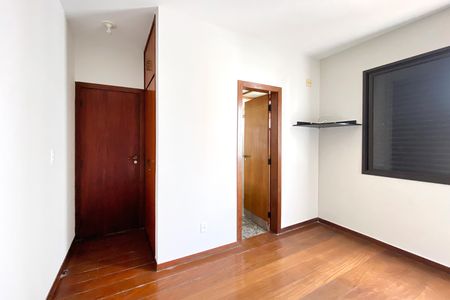 Apartamento à venda com 165m², 3 quartos e 2 vagas Apartamento à venda com 165m², 3 quartos e 2 vagasSuite 1