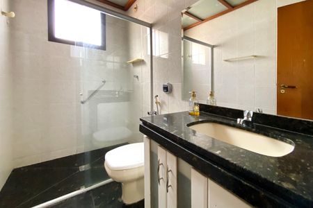 Apartamento à venda com 165m², 3 quartos e 2 vagas Apartamento à venda com 165m², 3 quartos e 2 vagasBanheiro