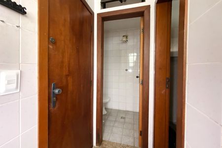 Apartamento à venda com 165m², 3 quartos e 2 vagas Apartamento à venda com 165m², 3 quartos e 2 vagasÁrea de Serviço