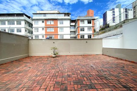 Apartamento à venda com 165m², 3 quartos e 2 vagas Apartamento à venda com 165m², 3 quartos e 2 vagasÁrea comum