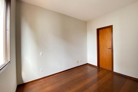 Apartamento à venda com 165m², 3 quartos e 2 vagas Apartamento à venda com 165m², 3 quartos e 2 vagasSuite 1