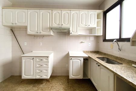 Apartamento à venda com 165m², 3 quartos e 2 vagas Apartamento à venda com 165m², 3 quartos e 2 vagasCozinha