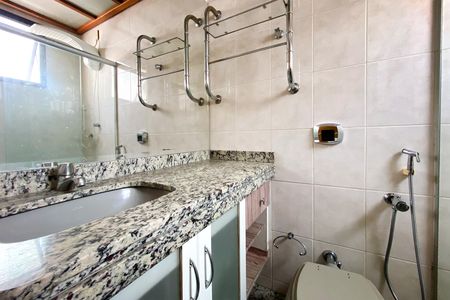 Apartamento à venda com 165m², 3 quartos e 2 vagas Apartamento à venda com 165m², 3 quartos e 2 vagasBanheiro da Suíte 1