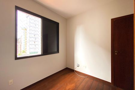 Apartamento à venda com 165m², 3 quartos e 2 vagas Apartamento à venda com 165m², 3 quartos e 2 vagasSala de TV