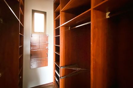 Apartamento à venda com 165m², 3 quartos e 2 vagas Apartamento à venda com 165m², 3 quartos e 2 vagasCloset da Suite 1