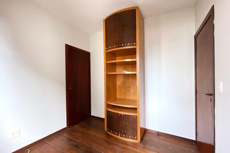 Apartamento à venda com 165m², 3 quartos e 2 vagas Apartamento à venda com 165m², 3 quartos e 2 vagasSala de TV