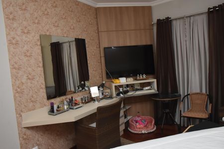 Casa de condomínio à venda com 200m², 4 quartos e 3 vagas Casa de condomínio à venda com 200m², 4 quartos e 3 vagasSuite 1