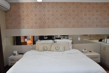 Casa de condomínio à venda com 200m², 4 quartos e 3 vagas Casa de condomínio à venda com 200m², 4 quartos e 3 vagasSuíte 1