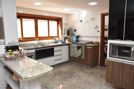 Casa de condomínio à venda com 200m², 4 quartos e 3 vagas Casa de condomínio à venda com 200m², 4 quartos e 3 vagascozinha armários