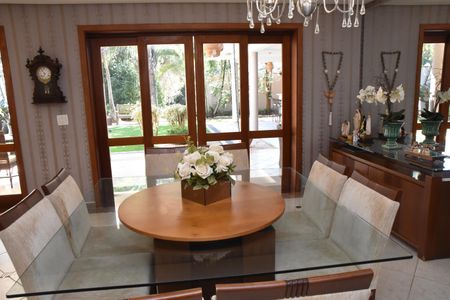 Casa de condomínio à venda com 200m², 4 quartos e 3 vagas Casa de condomínio à venda com 200m², 4 quartos e 3 vagasSala de Jantar