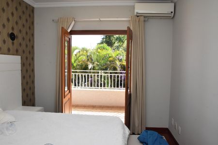 Casa de condomínio à venda com 200m², 4 quartos e 3 vagas Casa de condomínio à venda com 200m², 4 quartos e 3 vagasSuite 3 vista da Varanda