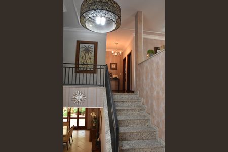 Casa de condomínio à venda com 200m², 4 quartos e 3 vagas Casa de condomínio à venda com 200m², 4 quartos e 3 vagasacesso aos quartos