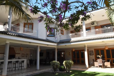 Casa de condomínio à venda com 200m², 4 quartos e 3 vagas Casa de condomínio à venda com 200m², 4 quartos e 3 vagasvista da casa parte de tras
