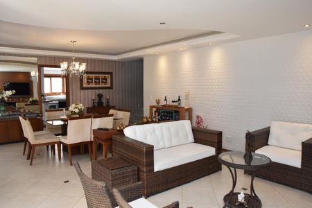 Sala integrada com sala de jantar  de casa de condomínio à venda com 4 quartos, 200m² em Parque Centenário, Jundiaí