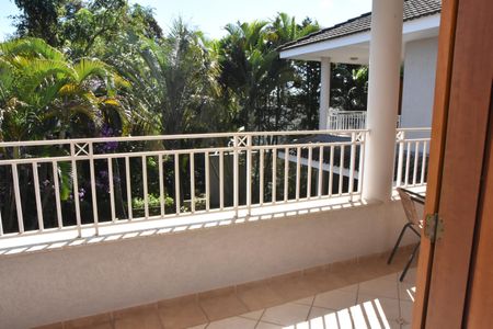 Casa de condomínio à venda com 200m², 4 quartos e 3 vagas Casa de condomínio à venda com 200m², 4 quartos e 3 vagasvaranda da suite 3