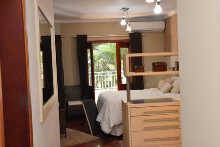 Casa de condomínio à venda com 200m², 4 quartos e 3 vagas Casa de condomínio à venda com 200m², 4 quartos e 3 vagasSuíte 1