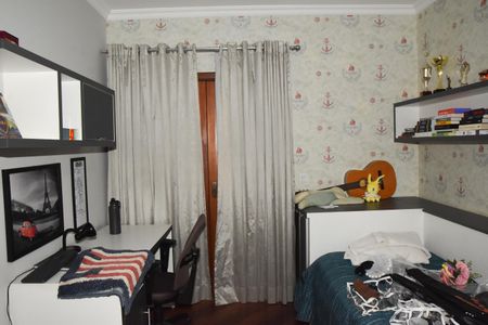 Casa de condomínio à venda com 200m², 4 quartos e 3 vagas Casa de condomínio à venda com 200m², 4 quartos e 3 vagasSuíte 2