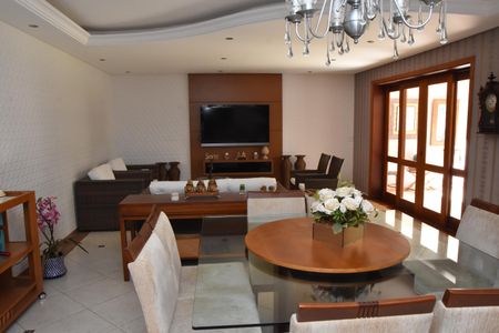 Casa de condomínio à venda com 200m², 4 quartos e 3 vagas Casa de condomínio à venda com 200m², 4 quartos e 3 vagasSala de Jantar