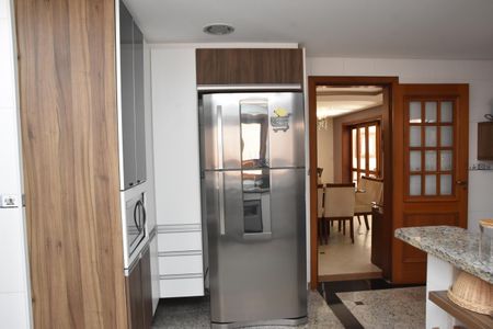Casa de condomínio à venda com 200m², 4 quartos e 3 vagas Casa de condomínio à venda com 200m², 4 quartos e 3 vagascozinha geladeira