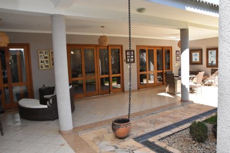 Casa de condomínio à venda com 200m², 4 quartos e 3 vagas Casa de condomínio à venda com 200m², 4 quartos e 3 vagasVaranda das salas