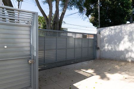 Entrada de casa de condomínio para alugar com 2 quartos, 60m² em Vila Guarani (zona Sul), São Paulo