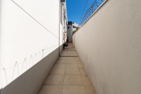 Casa de condomínio para alugar com 60m², 2 quartos e sem vaga Casa de condomínio para alugar com 60m², 2 quartos e sem vagaCorredor de Entrada