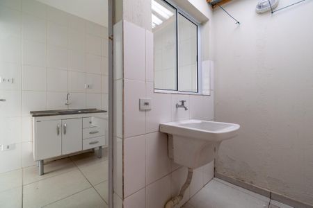 Casa de condomínio para alugar com 60m², 2 quartos e sem vaga Casa de condomínio para alugar com 60m², 2 quartos e sem vagaÁrea de Serviço