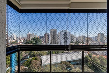 Apartamento à venda com 149m², 2 quartos e 3 vagas Apartamento à venda com 149m², 2 quartos e 3 vagasSuite 01 - Varanda