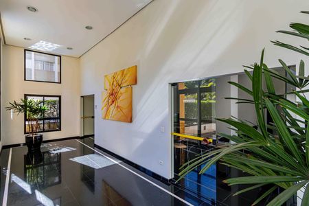 Apartamento à venda com 149m², 2 quartos e 3 vagas Apartamento à venda com 149m², 2 quartos e 3 vagasHall