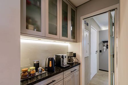 Apartamento à venda com 149m², 2 quartos e 3 vagas Apartamento à venda com 149m², 2 quartos e 3 vagasCozinha