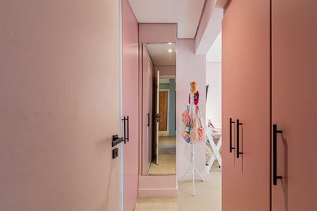 Apartamento à venda com 149m², 2 quartos e 3 vagas Apartamento à venda com 149m², 2 quartos e 3 vagasSuite 02 - Closet