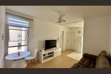 Apartamento à venda com 43m², 2 quartos e 1 vaga Apartamento à venda com 43m², 2 quartos e 1 vagaSala