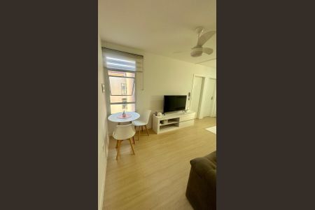 Apartamento à venda com 43m², 2 quartos e 1 vaga Apartamento à venda com 43m², 2 quartos e 1 vagaSala