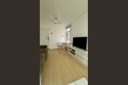 Apartamento à venda com 43m², 2 quartos e 1 vaga Apartamento à venda com 43m², 2 quartos e 1 vagaSala
