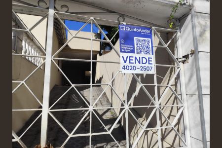 Casa à venda com 183m², 2 quartos e 2 vagas Casa à venda com 183m², 2 quartos e 2 vagasPlaquinha
