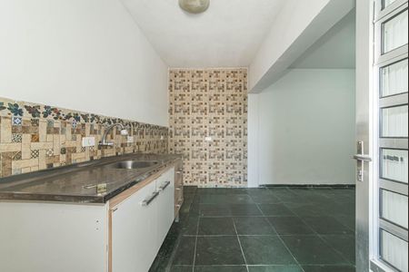 Casa à venda com 183m², 2 quartos e 2 vagas Casa à venda com 183m², 2 quartos e 2 vagasCozinha