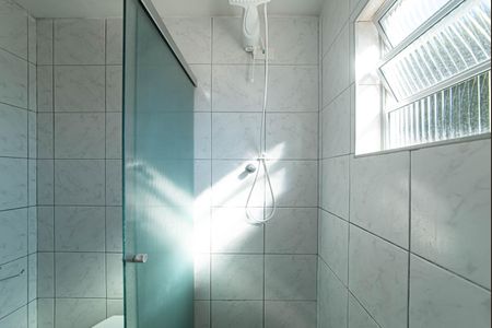 Casa à venda com 183m², 2 quartos e 2 vagas Casa à venda com 183m², 2 quartos e 2 vagasBanheiro