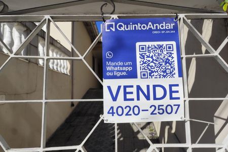 Casa à venda com 183m², 2 quartos e 2 vagas Casa à venda com 183m², 2 quartos e 2 vagasPlaquinha