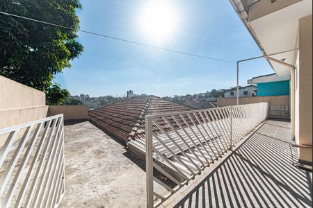 Casa à venda com 183m², 2 quartos e 2 vagas Casa à venda com 183m², 2 quartos e 2 vagasQuintal