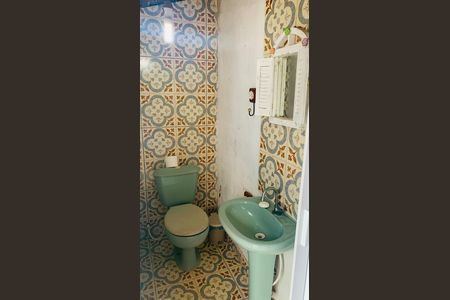 Casa para alugar com 360m², 4 quartos e 4 vagas Casa para alugar com 360m², 4 quartos e 4 vagasBanheiro