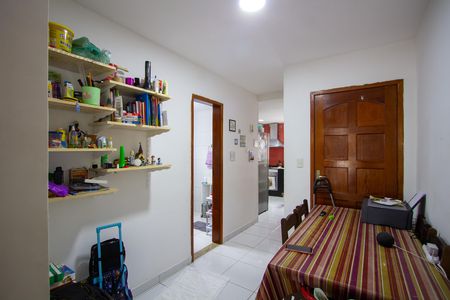 Apartamento para alugar com 75m², 2 quartos e 1 vagaSala
