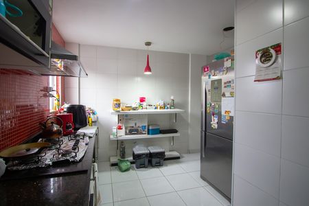 Cozinha de apartamento para alugar com 2 quartos, 75m² em Sete Pontes, São Gonçalo