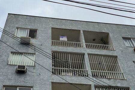Apartamento para alugar com 75m², 2 quartos e 1 vagaFachada do Prédio + placa