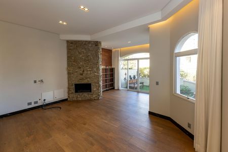 Casa de condomínio para alugar com 360m², 4 quartos e 4 vagas Casa de condomínio para alugar com 360m², 4 quartos e 4 vagasSala da Ladeira