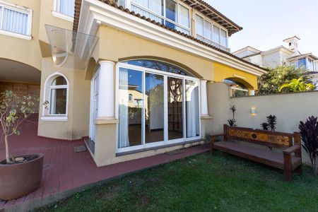 Casa de condomínio para alugar com 360m², 4 quartos e 4 vagas Casa de condomínio para alugar com 360m², 4 quartos e 4 vagasQuintal da Sala da Ladeira