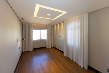 Casa de condomínio para alugar com 360m², 4 quartos e 4 vagas Casa de condomínio para alugar com 360m², 4 quartos e 4 vagasSuíte 1