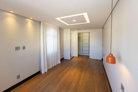 Casa de condomínio para alugar com 360m², 4 quartos e 4 vagas Casa de condomínio para alugar com 360m², 4 quartos e 4 vagasSuíte 1
