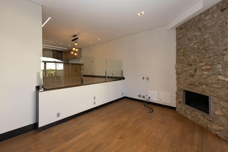 Casa de condomínio para alugar com 360m², 4 quartos e 4 vagas Casa de condomínio para alugar com 360m², 4 quartos e 4 vagasSala da Ladeira