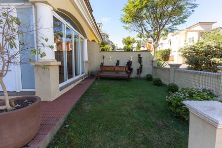 Casa de condomínio para alugar com 360m², 4 quartos e 4 vagas Casa de condomínio para alugar com 360m², 4 quartos e 4 vagasQuintal da Sala da Ladeira